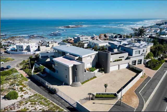 Small Bay Beach Suites Cidade Do Cabo Exterior foto