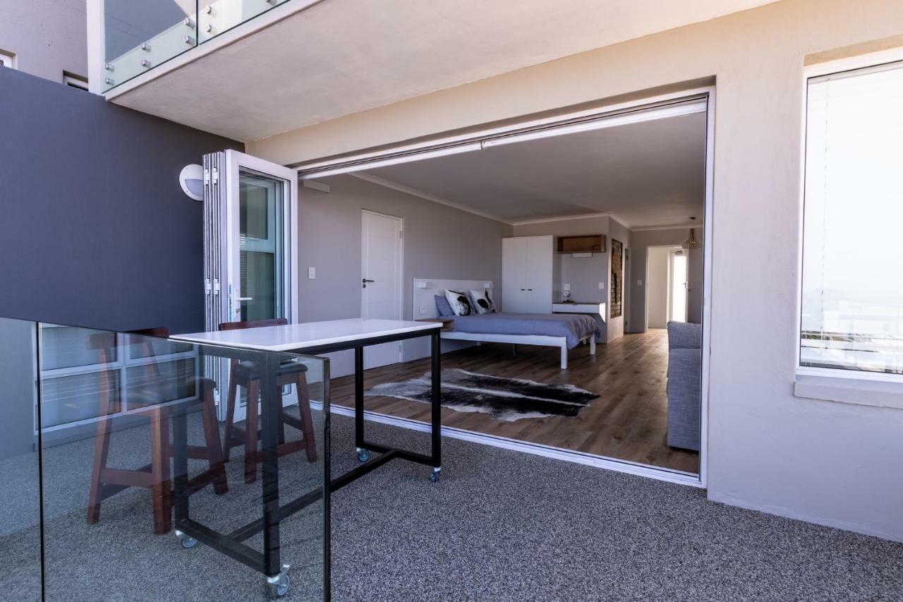 Small Bay Beach Suites Cidade Do Cabo Exterior foto