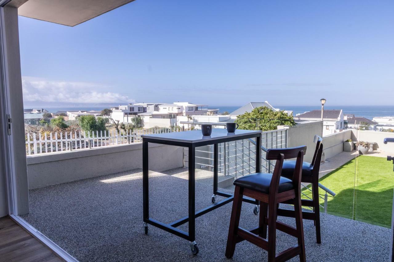 Small Bay Beach Suites Cidade Do Cabo Exterior foto